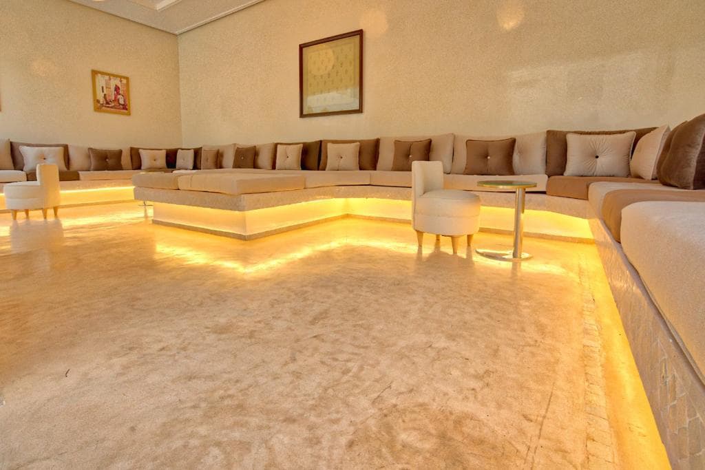 HOTEL neuf à vendre à Avenue Med VI